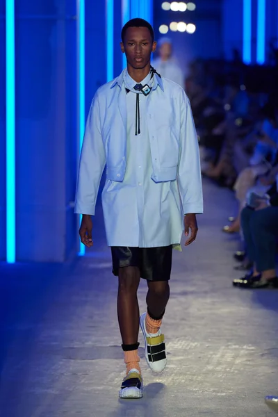 Look 44